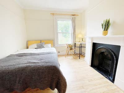Girls Only Flat! Room in Surrey Quays Main Photo