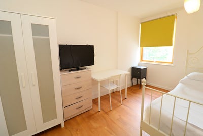 ✨ Spacious Double Room for Couples ✨ Main Photo
