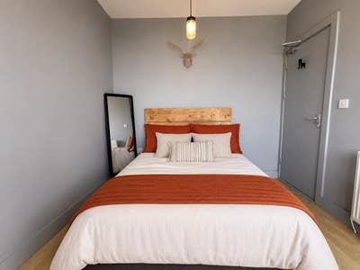 Stylish Double Rooms | Bills Inc | Sea Views 🏙️ Main Photo