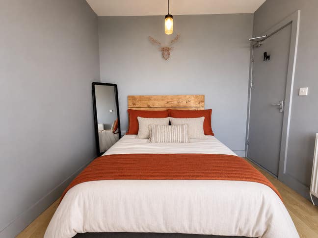 Stylish Double Rooms | Bills Inc | Sea Views 🏙️ Main Photo