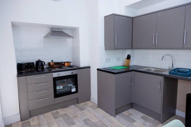 Modern En-Suite Rooms Available from &pound;140 Per Week Main Photo