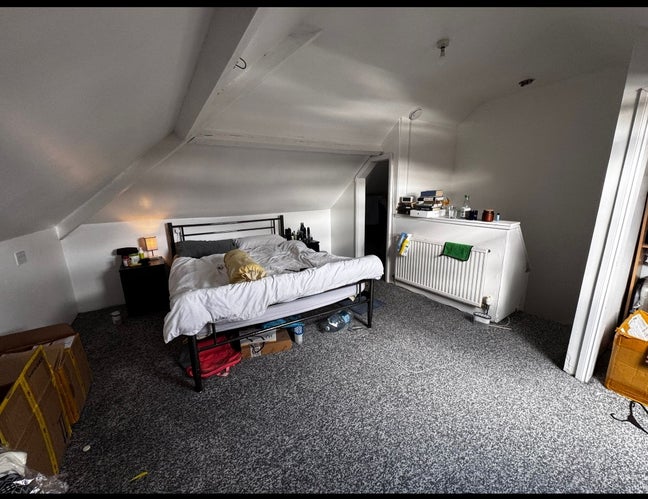  Spacious  Bedroom  4,  Mynachdy  Road,  CF14 3HL Main Photo