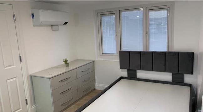  Double  Room Is Available  in  -  E6  Main Photo