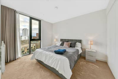 Double Room with Private Bathroom - Royal Wharf Main Photo