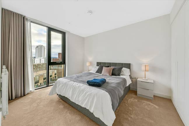 Double Room with Private Bathroom - Royal Wharf Main Photo