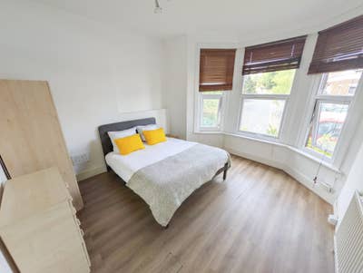 Spacious 2-Bedroom Flat | Main Photo