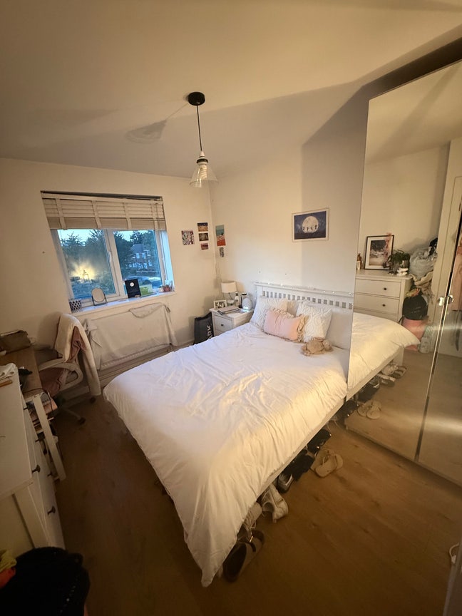 3 Double Rooms in Beautiful Flat Main Photo