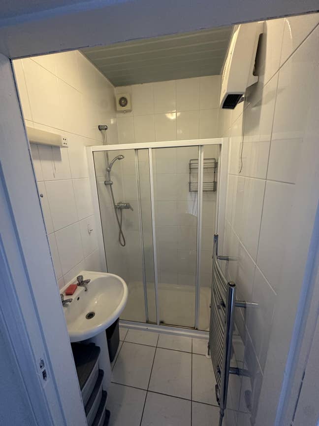 Ensuite double and single rooms Main Photo
