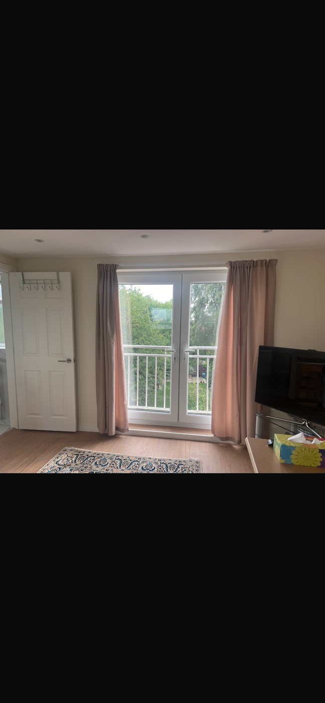 Studio to let Main Photo