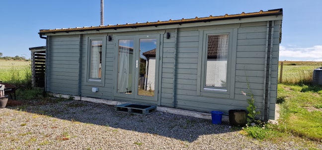 Cabin, would suit trades Main Photo
