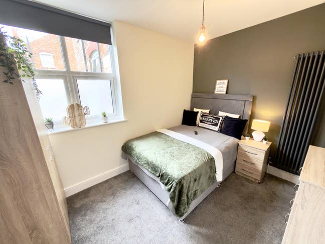 Spacious suite rooms available at Wallton St Main Photo