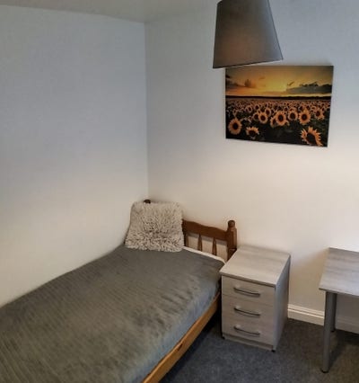 Large single bedroom in Malinslee – Bills Included Main Photo