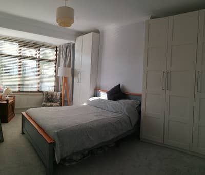 Spacious rooms and house - NOT HMO- share with one Main Photo
