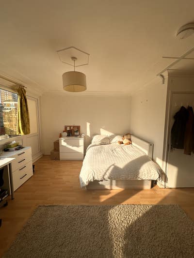 Single & Double room At Mile End Area  Main Photo