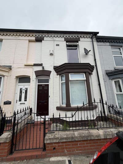 Double rooms available  including bills  students Main Photo