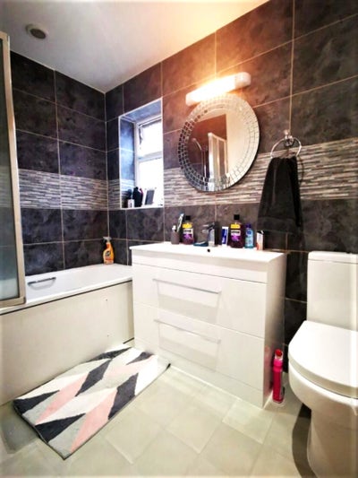 1 decent size nice double room at great location Main Photo