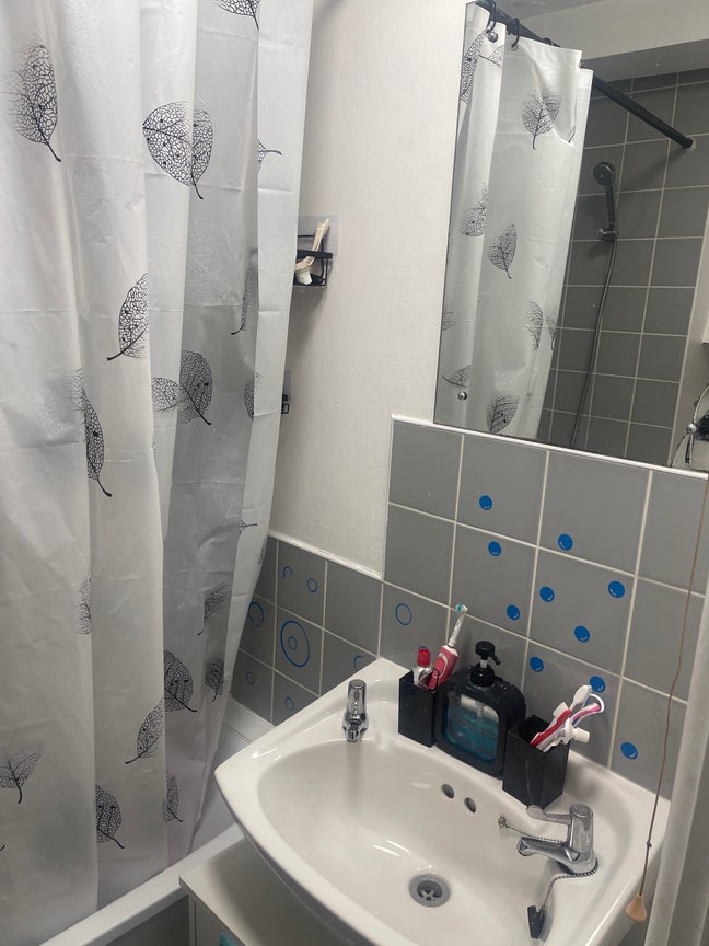 Room available close to Stratford Main Photo