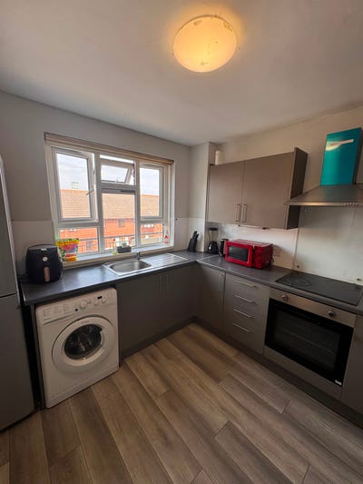 Yorke street- Furnished rooms  Main Photo