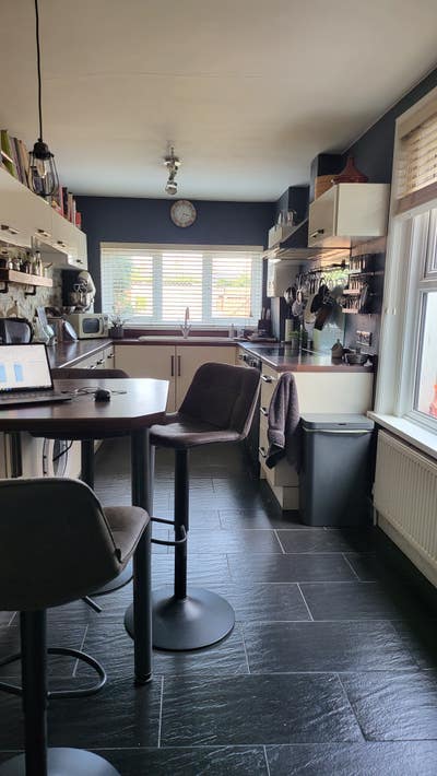 Single room in house Main Photo