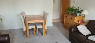 Bright spacious flat by Station and M25 Main Photo