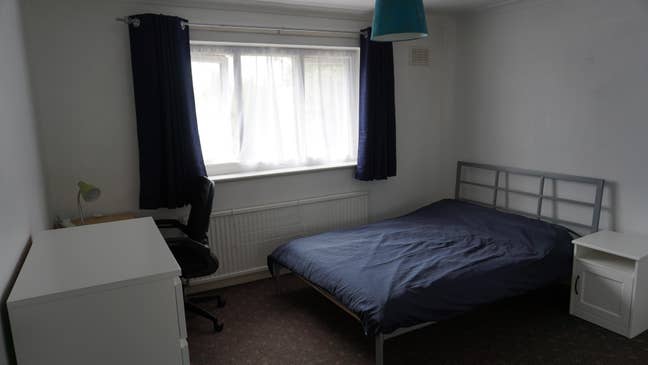 Good sized double room in Eastham Main Photo