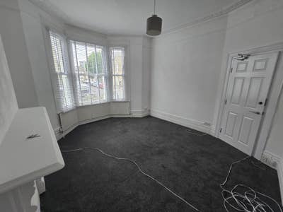 Beautiful Rooms Available Wandsworth Main Photo
