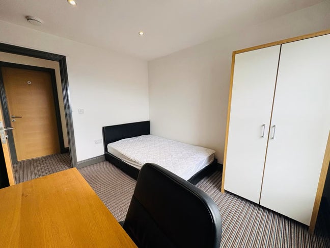 Room to Rent - All Bills inc - Monkwearmouth Main Photo