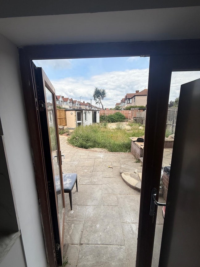 Furnished 1 Bedroom Flat- HA2 Main Photo