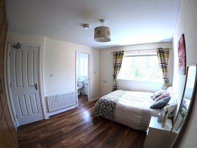 ✨Ensuite room in RG4 5BF,  Close to Town&Train✨ Main Photo