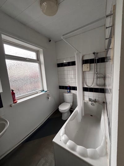 Furnished spacious rooms to rent. Main Photo