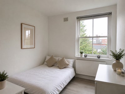 Bright double room in West Hampstead Main Photo