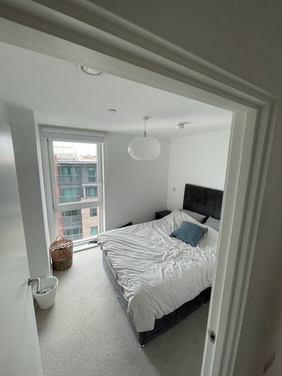 Double Room Available in Manchester City Centre🤍 Main Photo