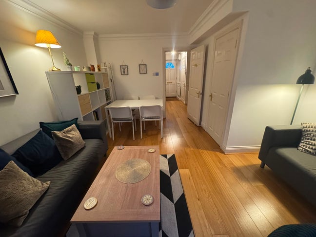 Bright double room in lovely house w/ a garden Main Photo