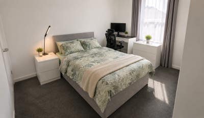 Lovely new ensuite rooms in professional house Main Photo