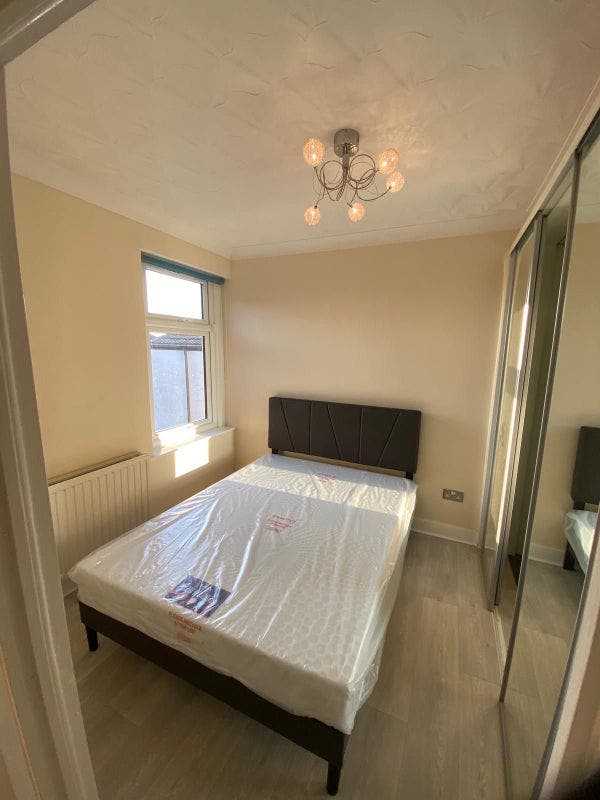 Double Bedroom - Available Main Photo