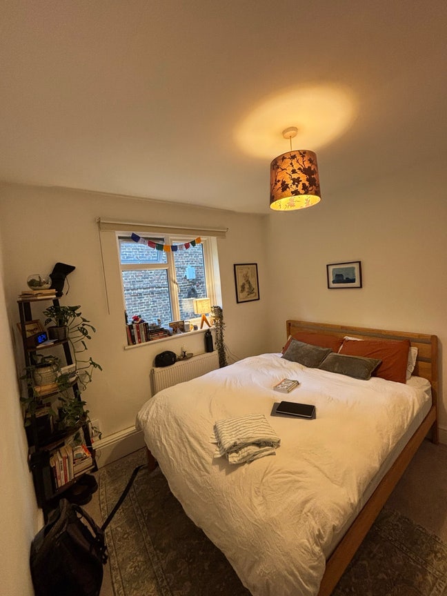 Homy and comfortable 2-bed in Highbury Islington Main Photo