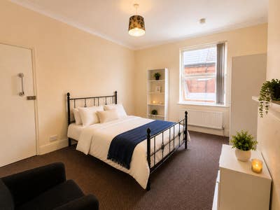 Spacious Double Room | Bills Included | NG18 5RR Main Photo