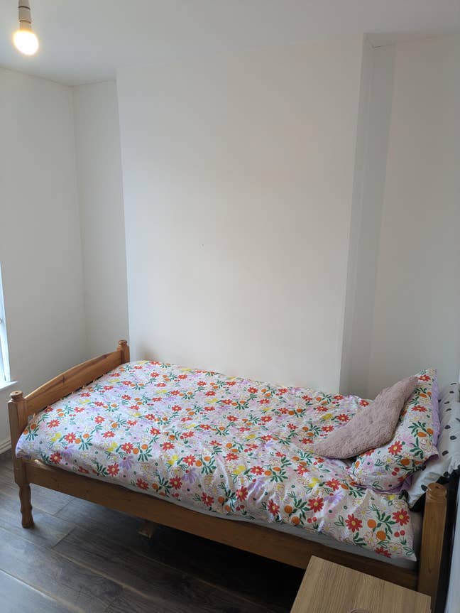 Spacious single room - North Belfast Main Photo