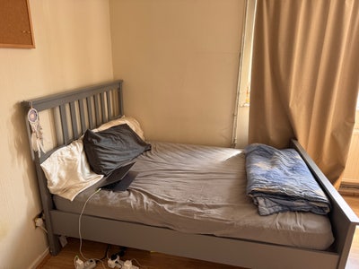 Spacious Double Room - full furnished  Main Photo