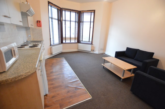 Bright 1-Bedroom Flat Main Photo