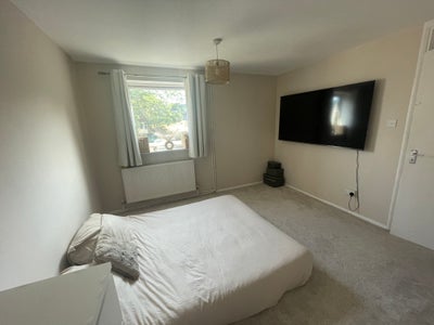 Large room available by uni/hospital Chichester  Main Photo