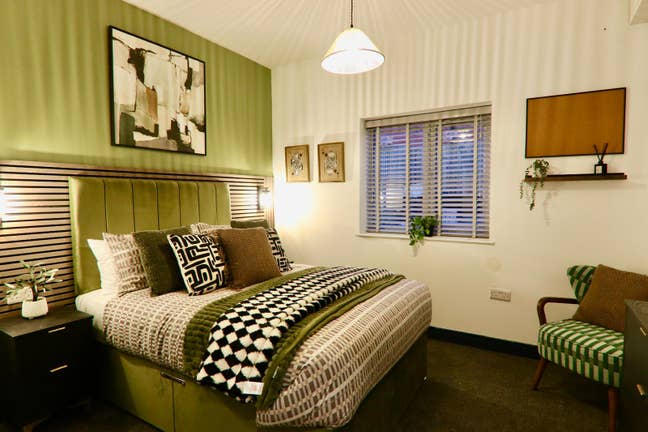 Luxury En-Suite Rooms Available – Clarksfield, Old Main Photo