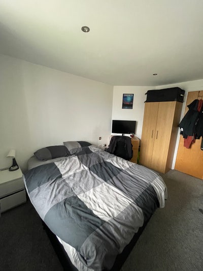 Spacious Double Room with Private Bathroom Main Photo