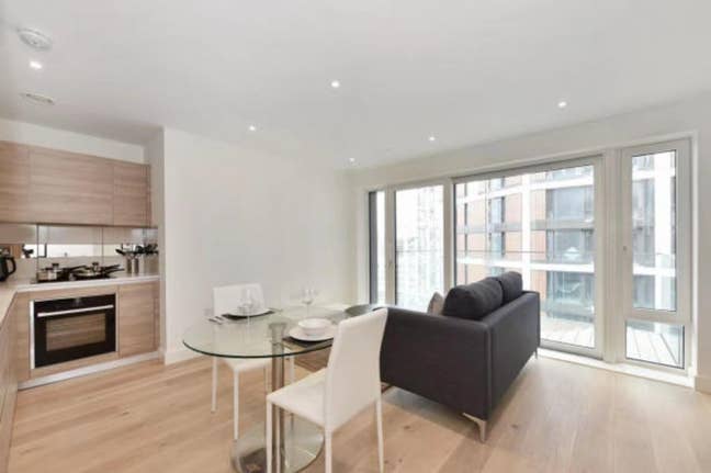 If You Can, Why not ? Luxury Living Woolwich 🏙️💰 Main Photo