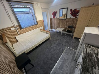 Double Room Near Town center Main Photo