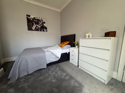 First floor Double Room just off the Sea Front Main Photo