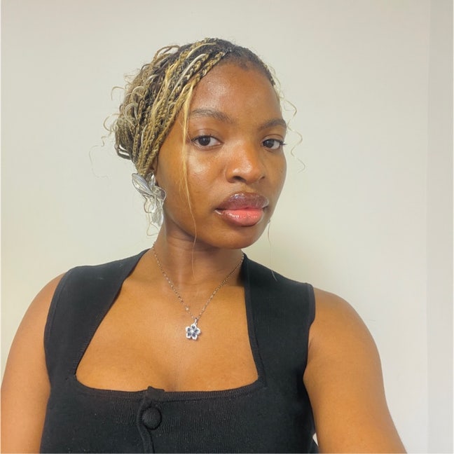 25 year old Female seeks a single or double room Main Photo