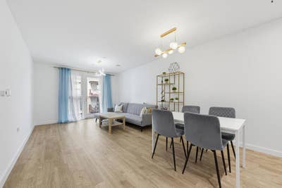 Luxury 1-Bed | Balcony Rooftop Garden Main Photo