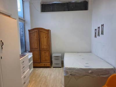 Double Room To Let – Barking IG11 Main Photo