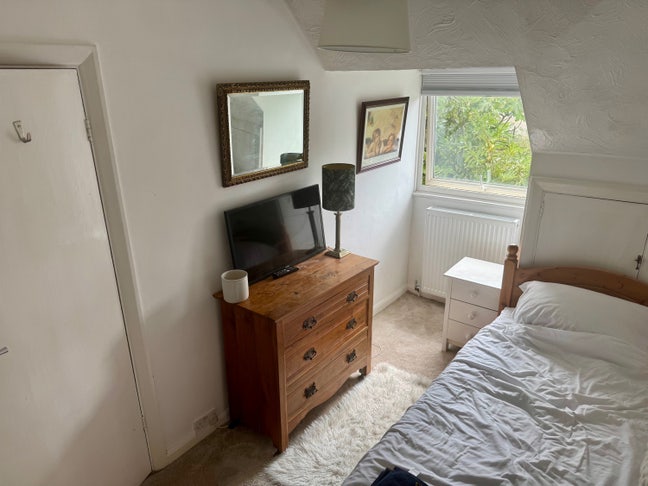 Single Room in Detached House Main Photo
